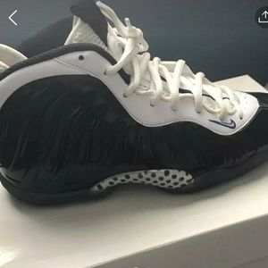 Black & White Foamposites